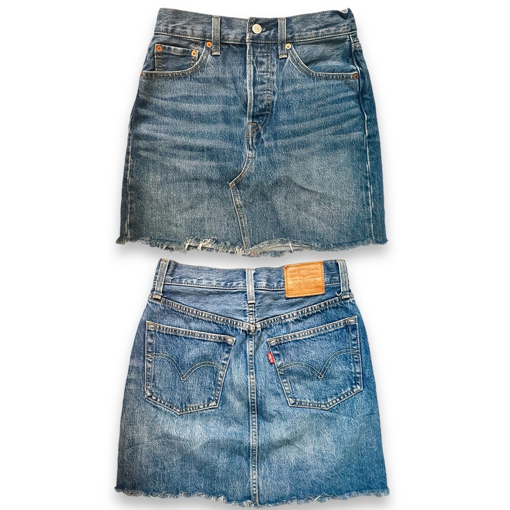 Levis High Waisted Medium Wash Denim Jean Mini Skirt w Frayed Hem & Pockets 26